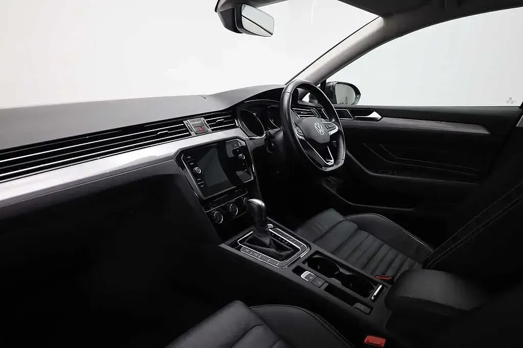 Used VW Passat 150 HP (110 kW) 2022 Estate