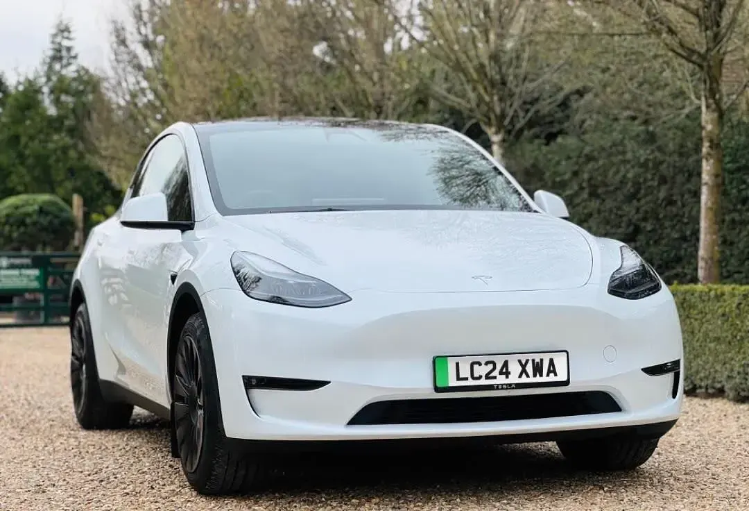 Used Tesla Model Y Long Range AWD 378 kW (514 HP) 2024 White SUV