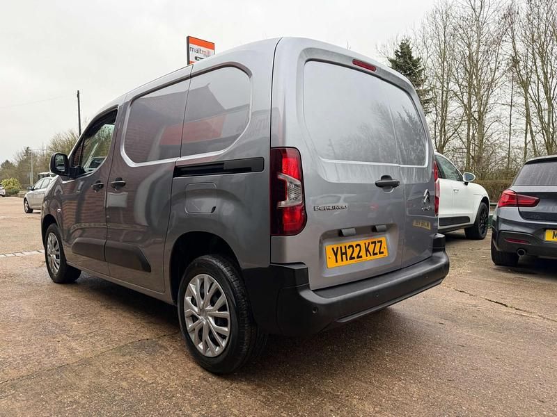 Used Citroën Berlingo 100 HP (73 kW) 2022 Grey MPV