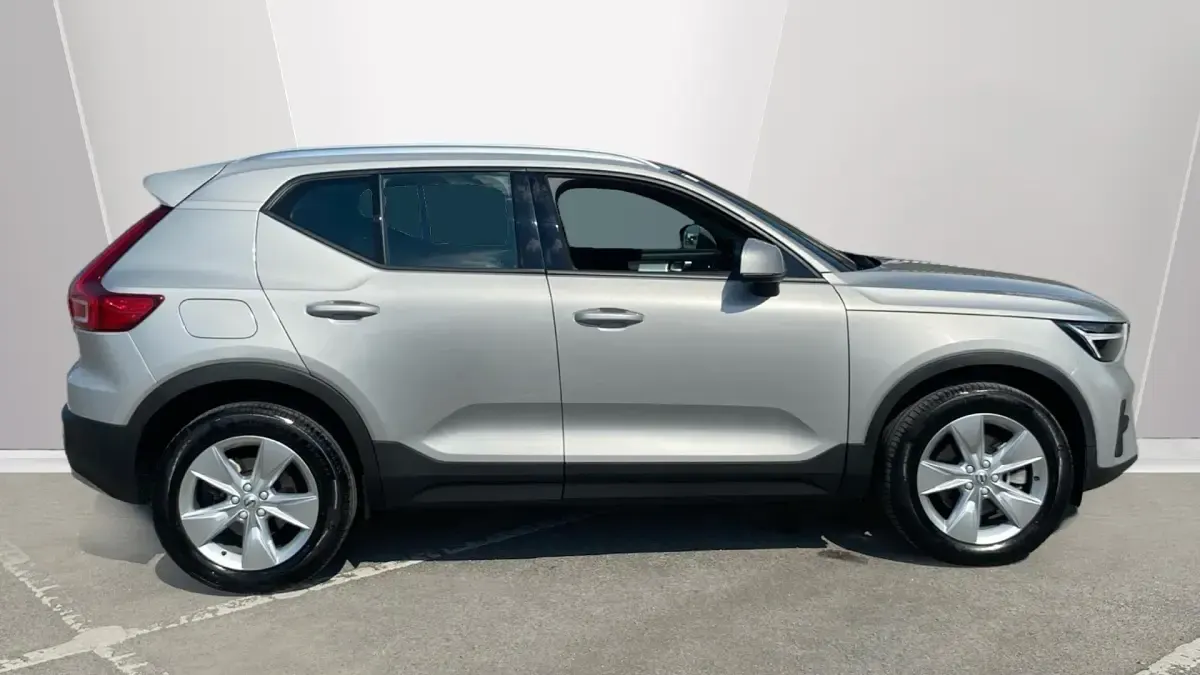 Used Volvo XC40 Core 163 HP (119 kW) 2025 Silver SUV