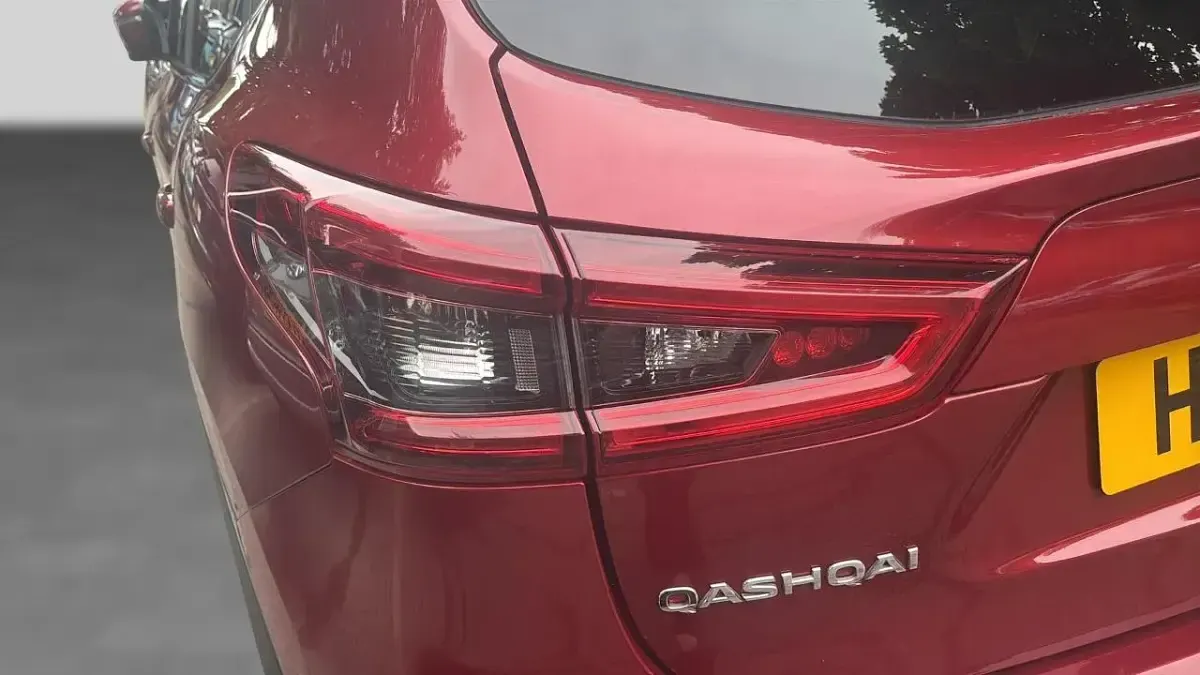 Used Nissan Qashqai S 158 HP (116 kW) 2019 Red SUV