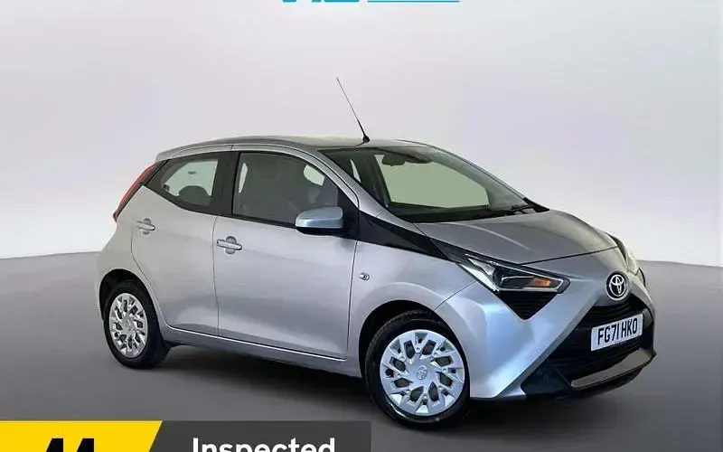 Used Toyota Aygo X-play 72 HP (52 kW) 2021 Hatchback