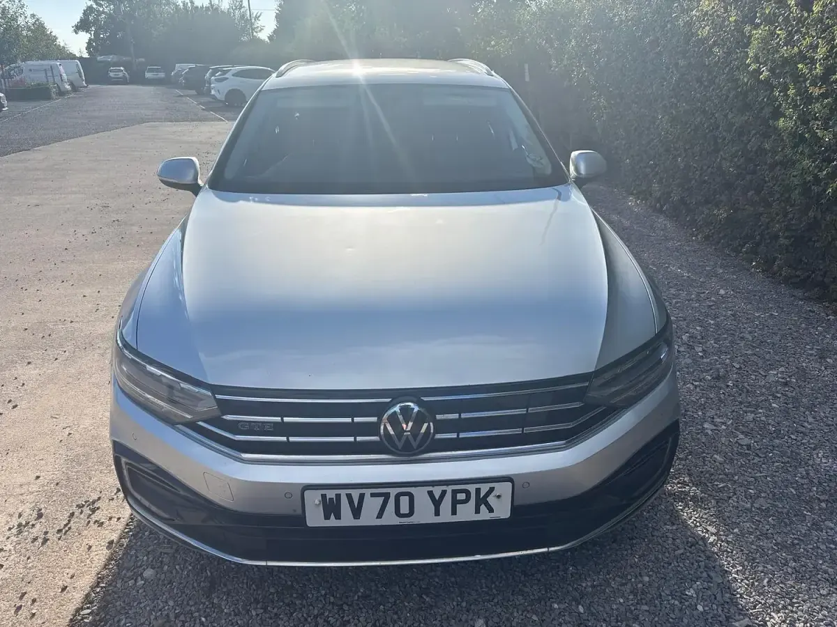 Used VW Passat GTE 218 HP (160 kW) 2020 Silver Estate