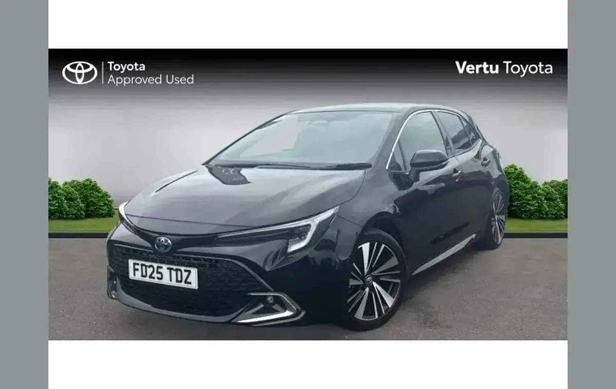 Used Toyota Corolla Design 138 HP (101 kW) 2025 Black Hatchback