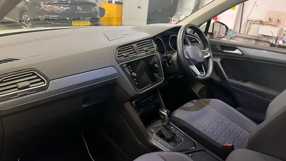 Used VW Tiguan Life 150 HP (110 kW) 2022 Pure white SUV