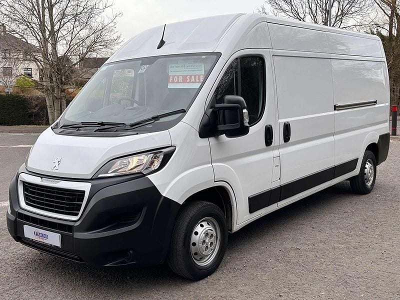 Used Peugeot Boxer 140 HP (102 kW) 2022 White Van