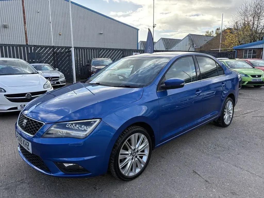 Used Seat Toledo XCELLENCE 110 HP (80 kW) 2018 Blue Hatchback