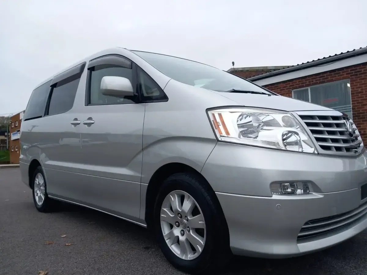 Used Toyota Alphard 2005 Silver MPV