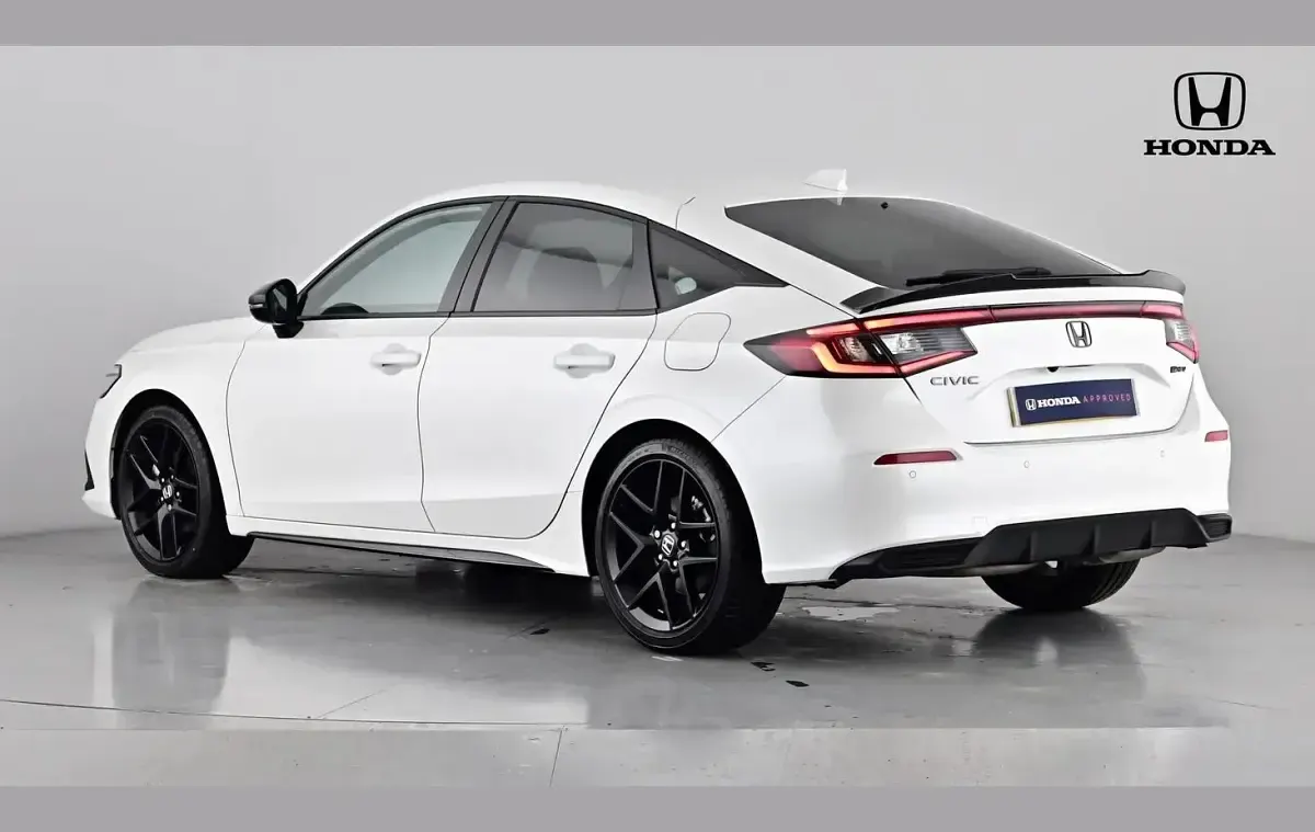 Used Honda Civic Hybrid 184 HP (135 kW) 2025 Platinum white Hatchback