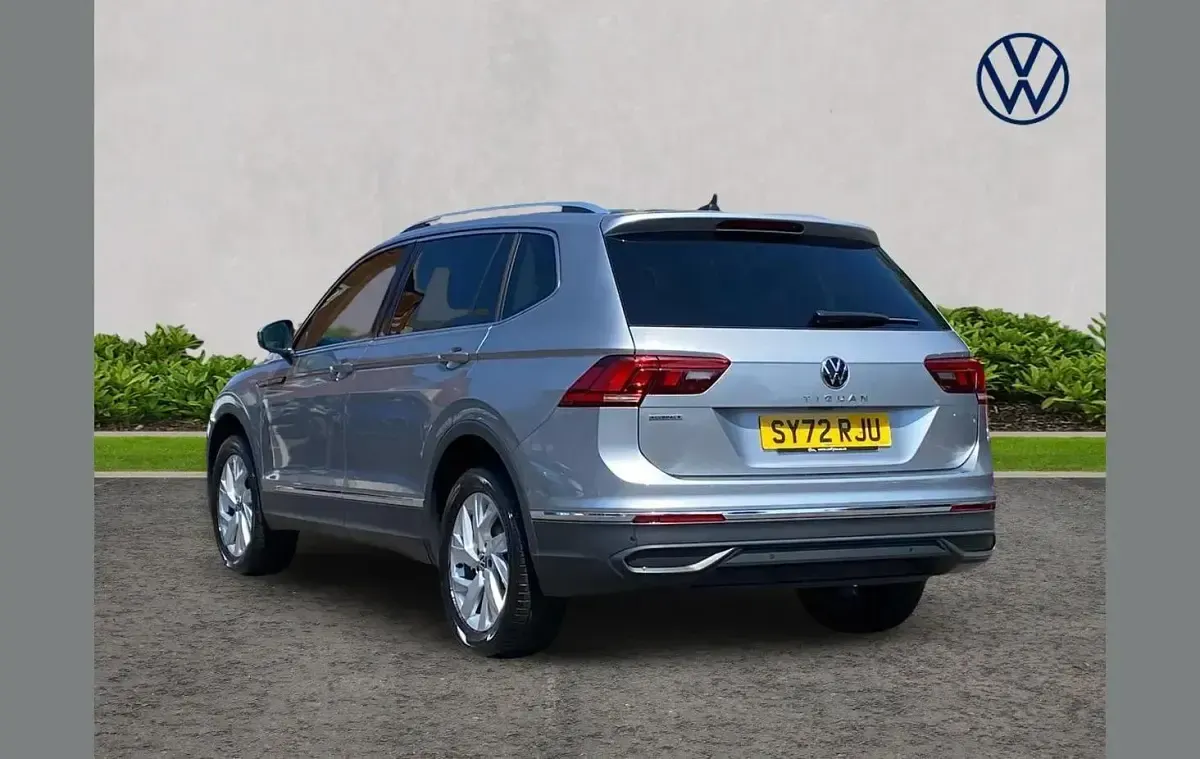 Used VW Tiguan Allspace Life 150 HP (110 kW) 2022 Silver SUV