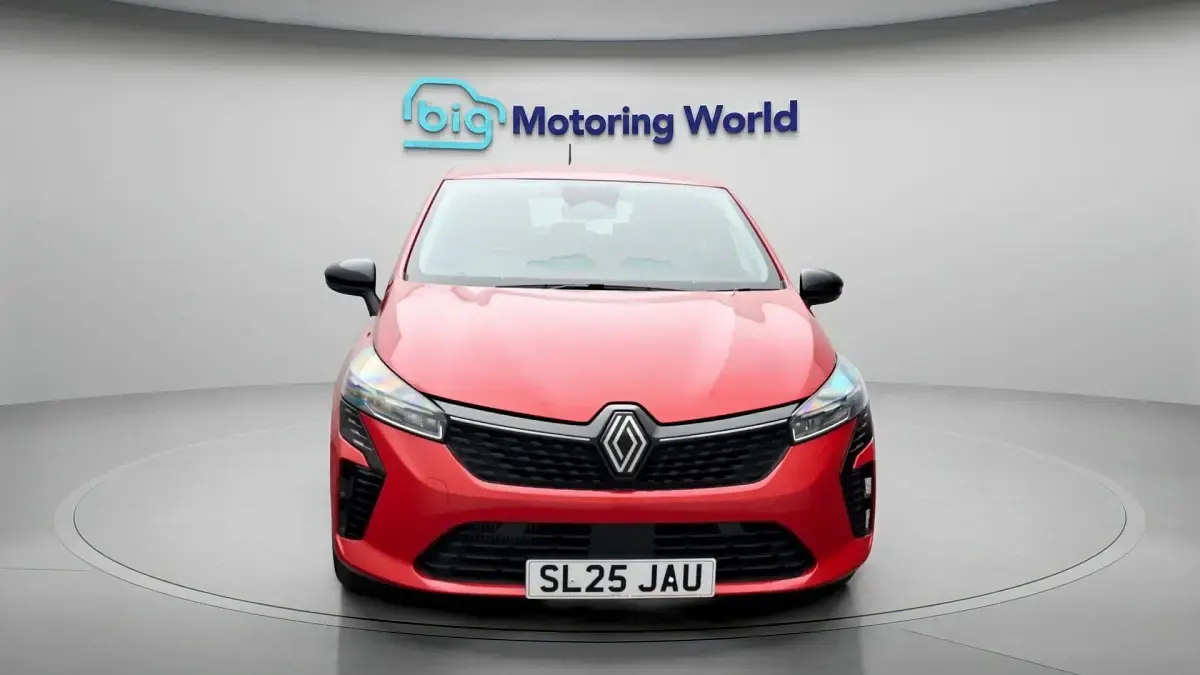 Used Renault Clio Evolution 90 HP (66 kW) 2025 Hatchback