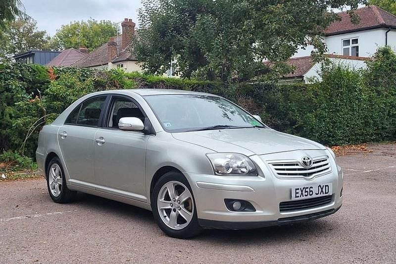 Silver Used 2006 Toyota Avensis T3 Hatchback | £2,495 (Fair price) - Image 1/1