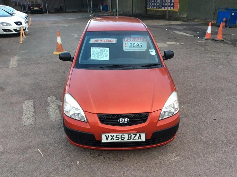 Red Used 2006 Kia Rio Hatchback | £2,595 (Fair price) - Image 1/4