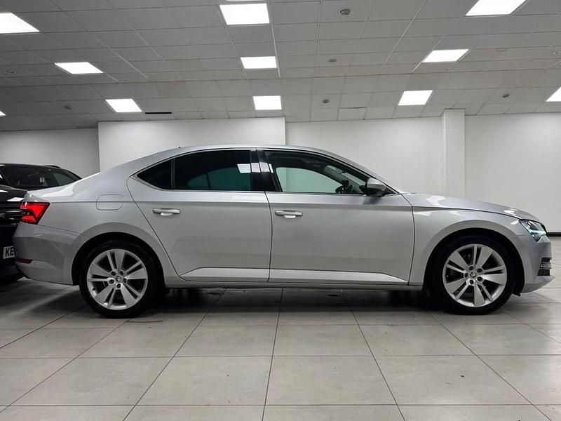 Used Skoda Superb SE L 190 HP (139 kW) 2019 Silver Hatchback