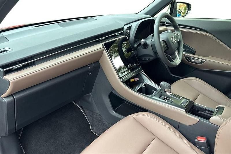 Used Lexus LBX 136 HP (100 kW) 2025 Forrest brown synth leather SUV