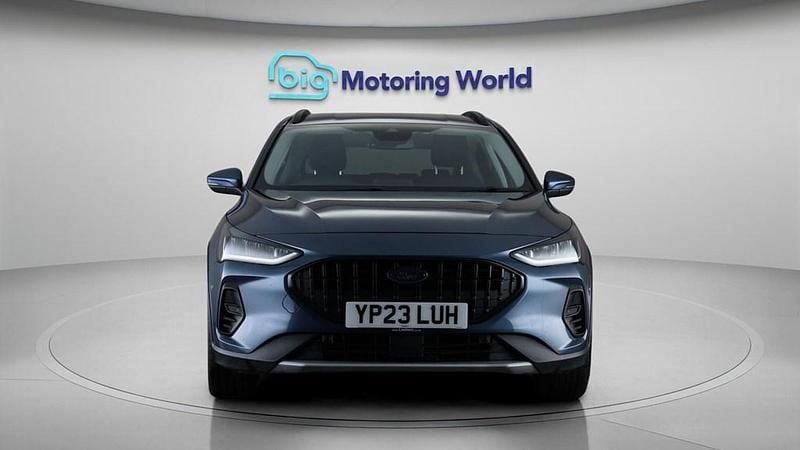 Used Ford Focus Active 125 HP (91 kW) 2023 Blue Hatchback