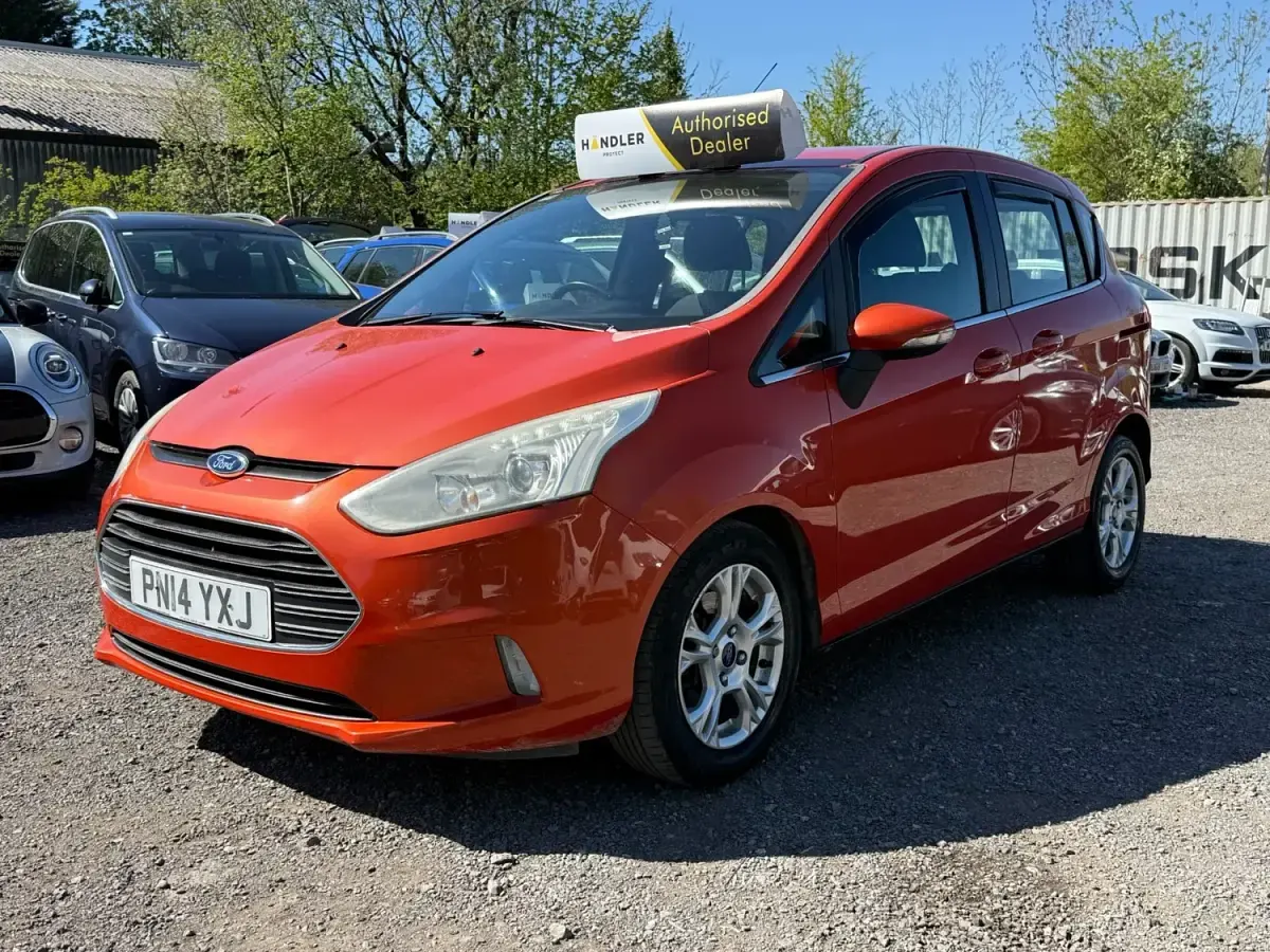 Usado Ford B-MAX Zetec 2014 Dourado Monovolume