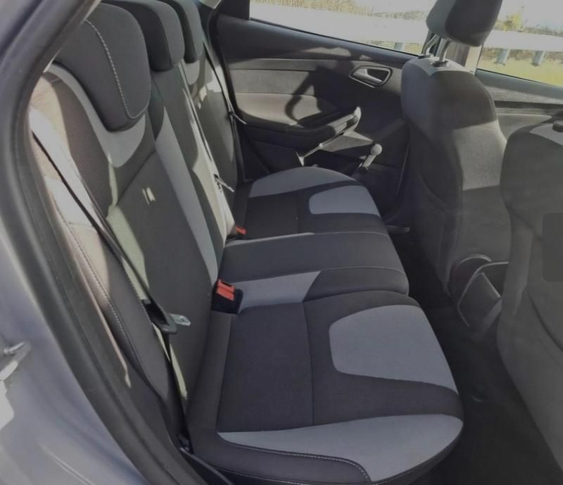 Używany Ford Focus Titanium 2012 Srebrny Kombi