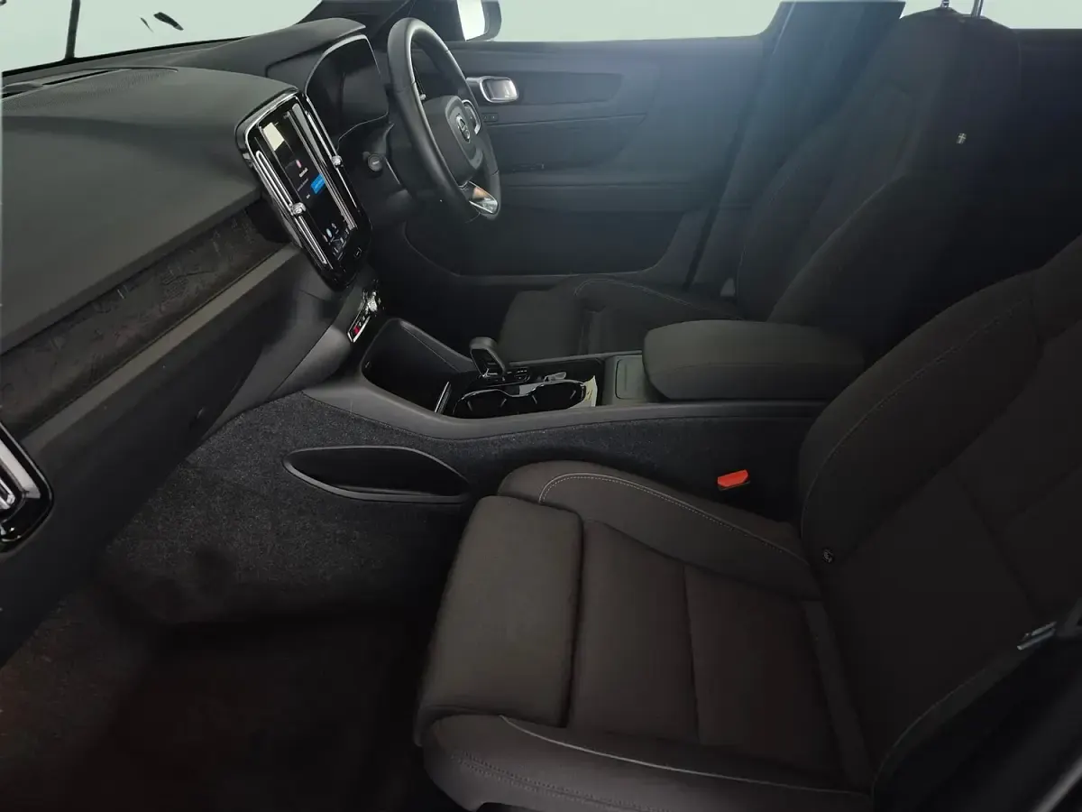 Used Volvo XC40 Plus 169 kW (231 HP) 2023 Blue SUV