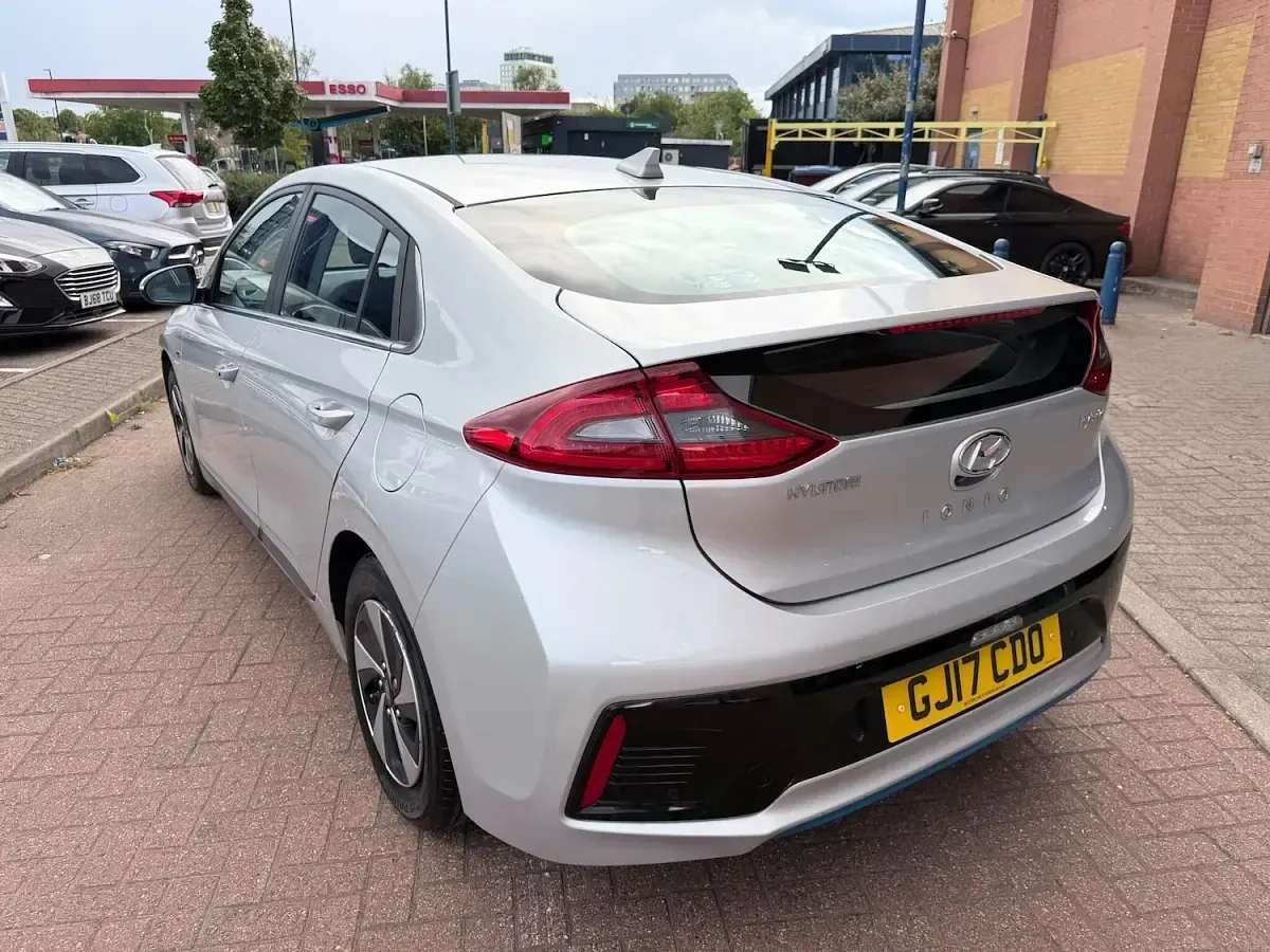 Used Hyundai Ioniq Premium SE 141 HP (103 kW) 2017 Silver Hatchback