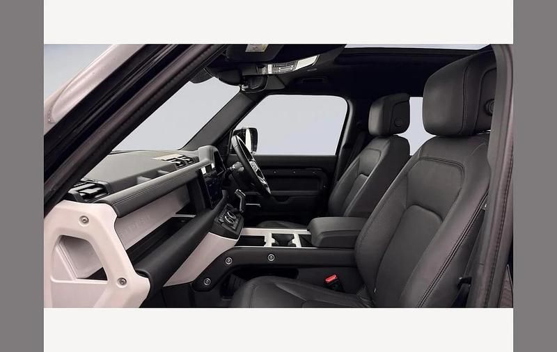 Used Land Rover Defender HSE Dynamic 296 HP (217 kW) 2024 Black SUV