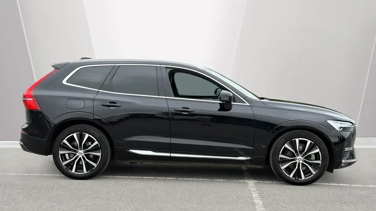 Used Volvo XC60 Ultra 250 HP (183 kW) 2025 Black SUV