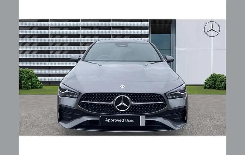 Used Mercedes CLA200 Executive 161 HP (118 kW) 2025 Grey Estate