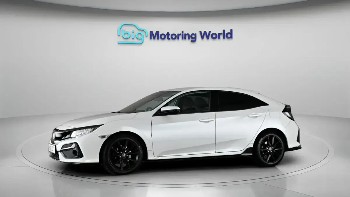 Used Honda Civic Sport 182 HP (133 kW) 2020 White Hatchback