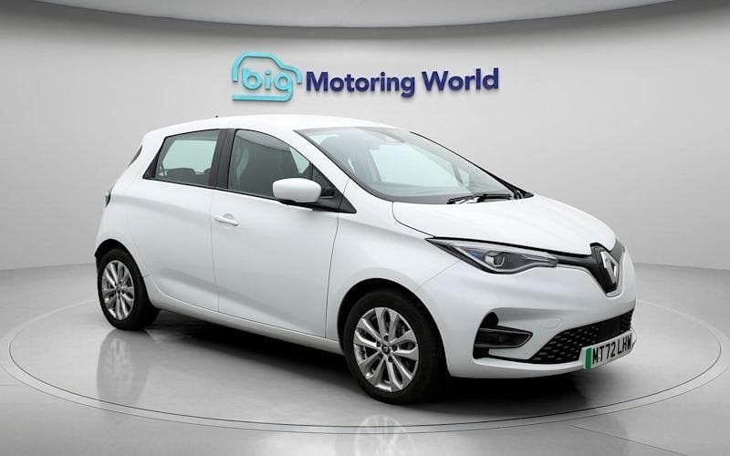 Used Renault Zoe Version S 100 kW (136 HP) 2022 White Hatchback