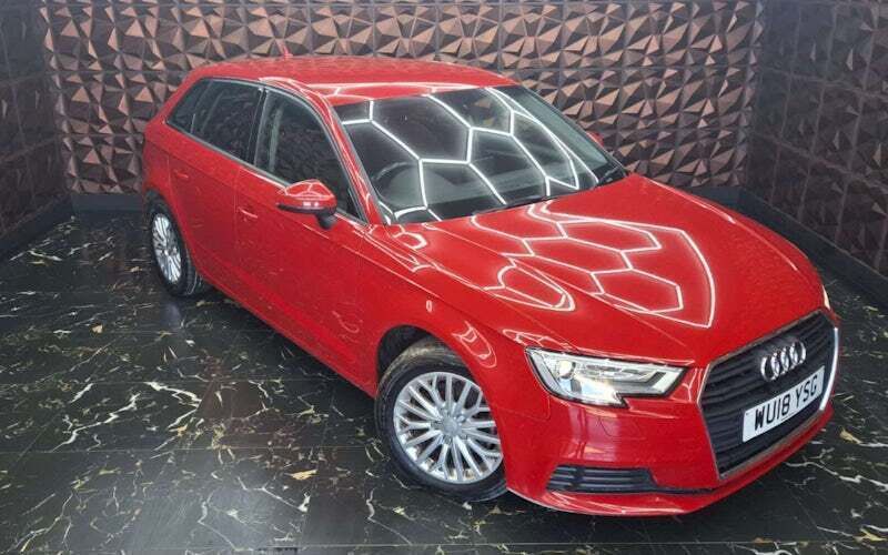 Used Audi A3 Sportback Advanced 116 HP (85 kW) 2018 Red Hatchback