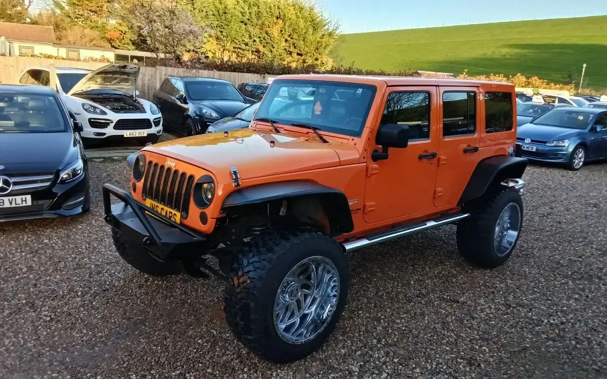 Used Jeep Wrangler Sahara 280 HP (205 kW) 2012 Orange SUV