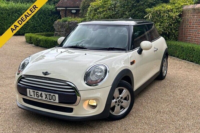 White Used 2014 Mini Cooper Hatch Hatchback | £8,564 (Fair price) - Image 1/1