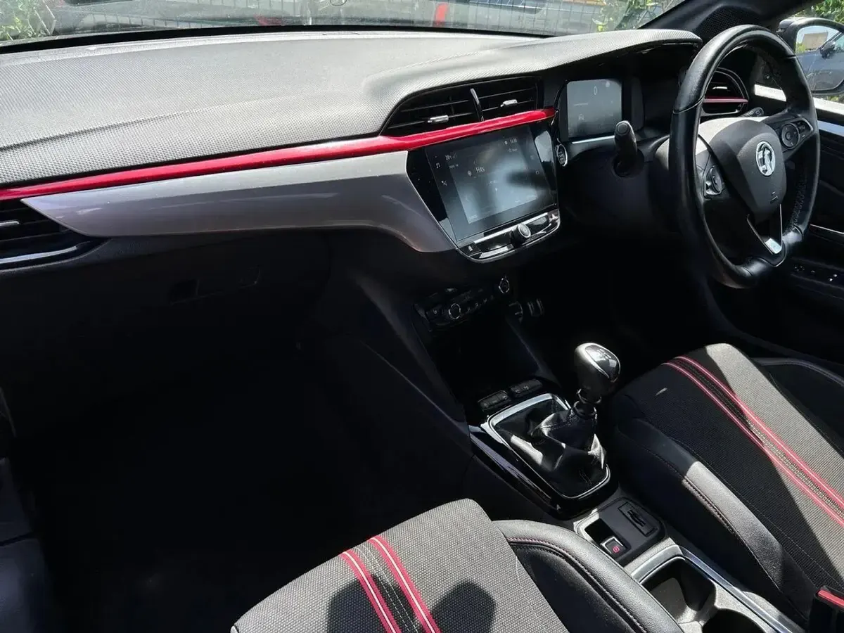 Begagnad Vauxhall Corsa SRi 100 HK (73 kW) 2021 Grå Halvkombi
