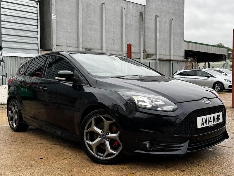 Black Used 2014 Ford Focus ST Hatchback | £6,600 (Fair price) - Image 1/4
