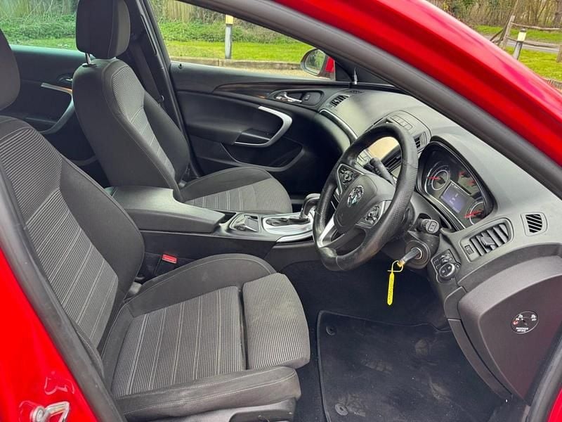 Used Vauxhall Insignia SRi 163 HP (119 kW) 2015 Red Hatchback