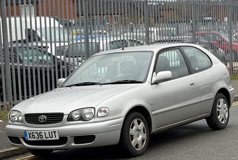 Used Toyota Corolla 2001 Silver Hatchback