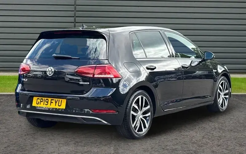 Used VW Golf VII Match 131 HP (96 kW) 2019 Hatchback