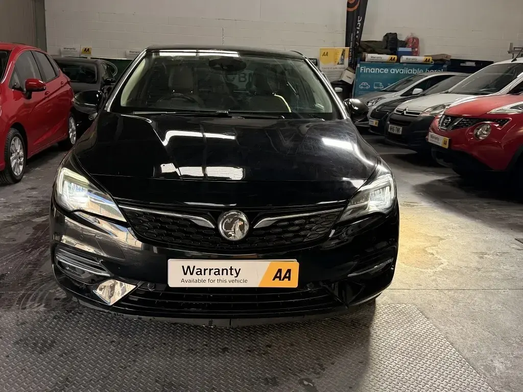 Second-hand Vauxhall Astra Edition 145 CP (106 kW) 2021 Negru Hatchback
