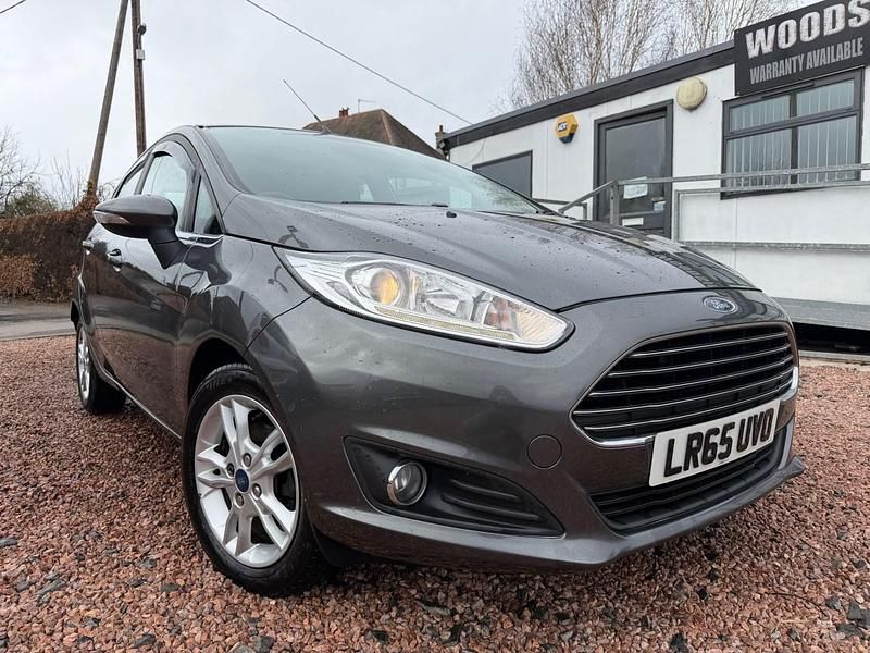 Used Ford Fiesta Zetec 82 HP (60 kW) 2015 Grey Hatchback