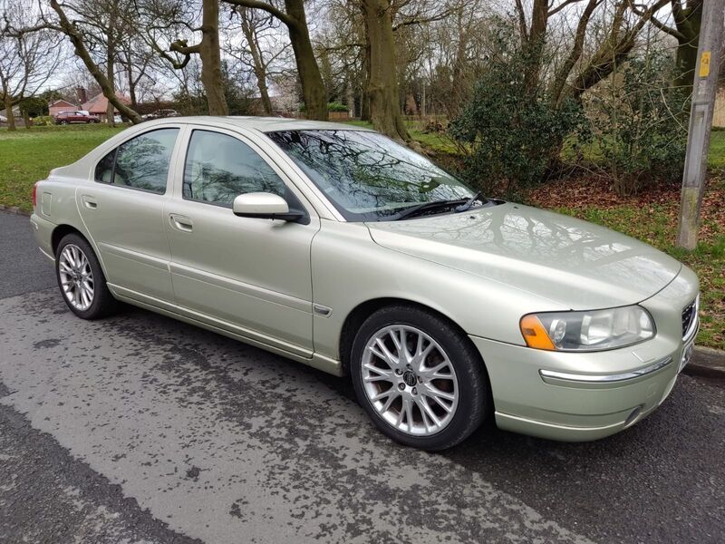 Used Volvo S60 SE 163 HP (119 kW) 2004 Gold Sedan