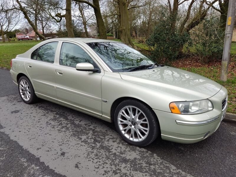Gold Used 2004 Volvo S60 SE Sedan | £1,995 - Image 1/4