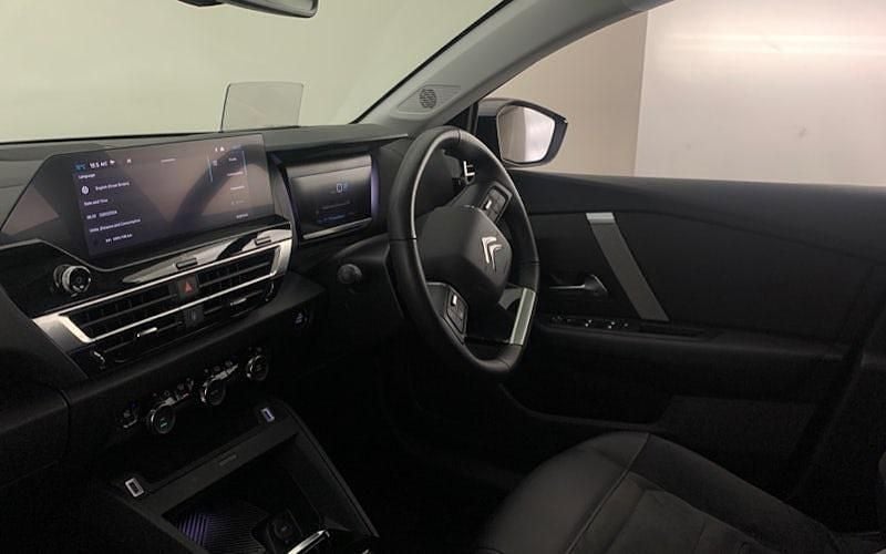 Used Citroën e-C4 100 kW (136 HP) 2024 Sedan