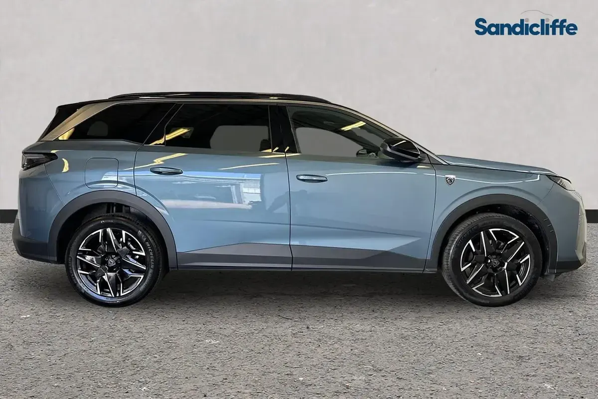 Used Peugeot 5008 GTi 136 HP (100 kW) 2024 Blue SUV