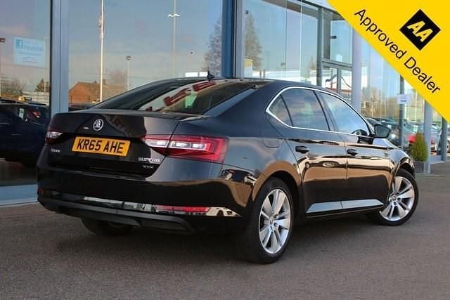 Used Skoda Superb SE L Executive 190 HP (139 kW) 2015 Black Hatchback