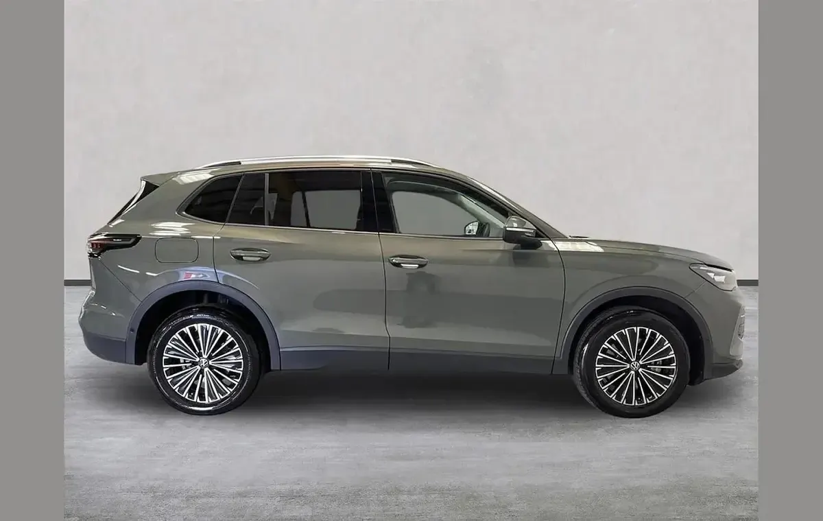 Begagnad VW Tiguan Match 204 HK (150 kW) 2025 Grön SUV
