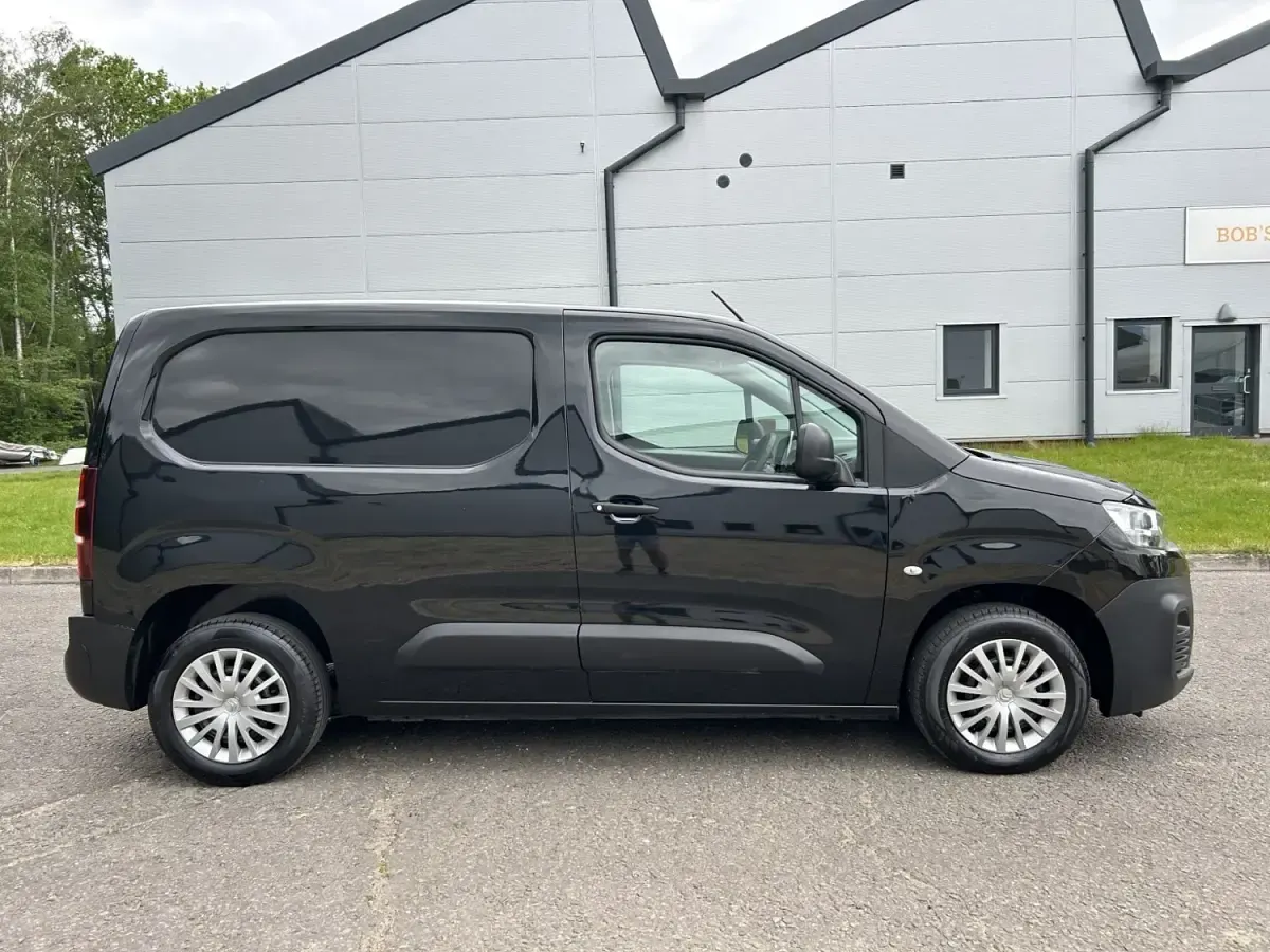 Usado Citroën Berlingo Start 75 HP (55 kW) 2020 Preto Monovolume