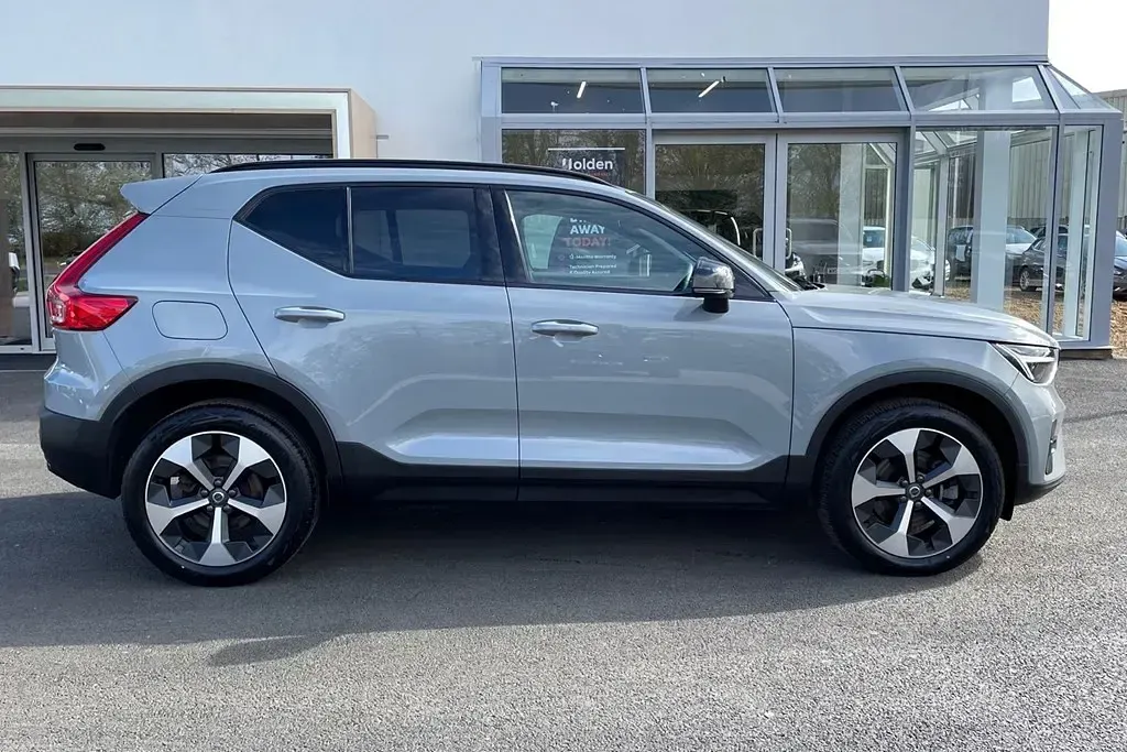 Used Volvo XC40 Plus 161 HP (118 kW) 2025 Grey SUV