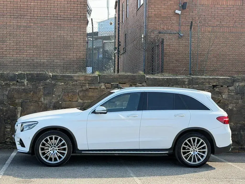 Used Mercedes GLC250 AMG Line Premium 204 HP (150 kW) 2017 White SUV