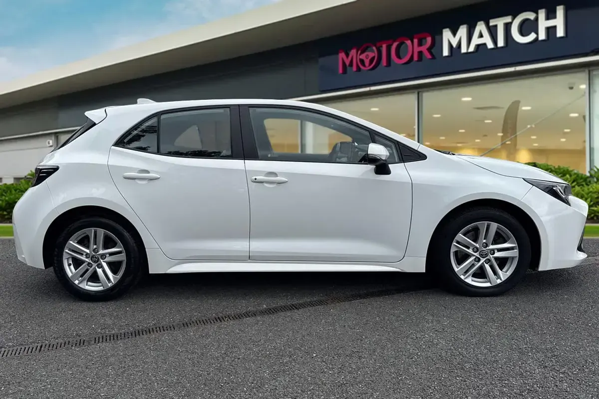 Used Toyota Corolla 2022 White Hatchback