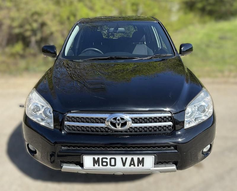 Usado Toyota RAV4 150 CV (110 kW) 2008 Negro SUV